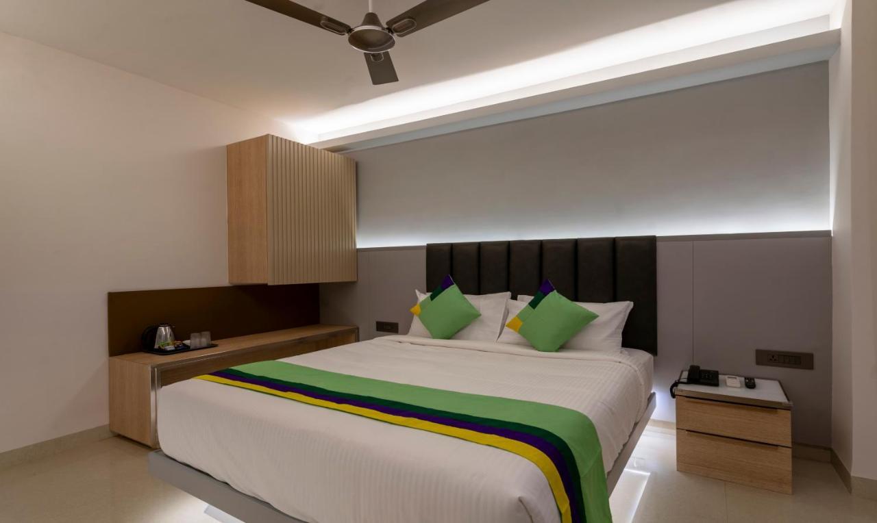 Treebo Premium D Consulate Hotel Hyderabad Exterior photo